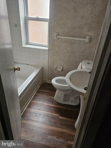 1110 E 11TH ST, Crum Lynne, PA 19022