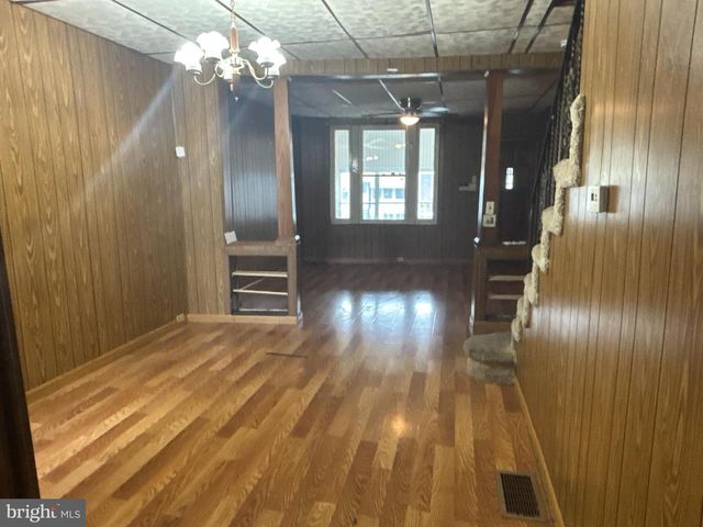 1110 E 11TH ST, Crum Lynne, PA 19022