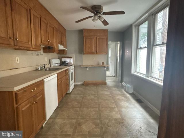 1110 E 11TH ST, Crum Lynne, PA 19022