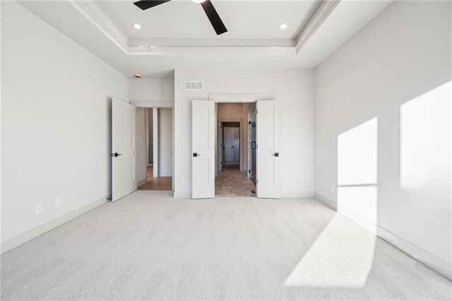 2153 Black Walnut Drive, Liberty, MO 64068