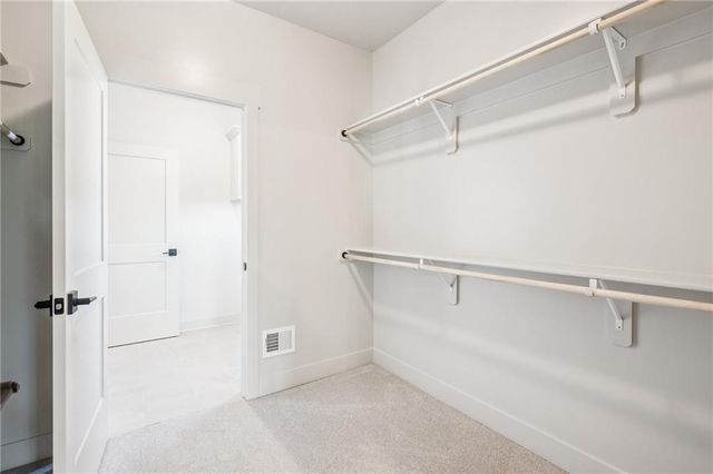 2153 Black Walnut Drive, Liberty, MO 64068