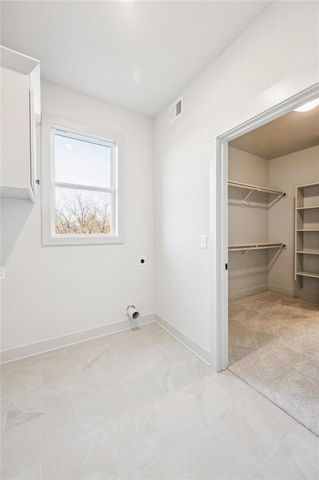 2153 Black Walnut Drive, Liberty, MO 64068