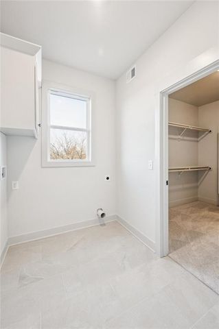 2153 Black Walnut Drive, Liberty, MO 64068