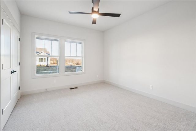 2153 Black Walnut Drive, Liberty, MO 64068