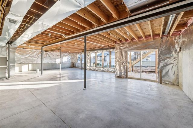 2153 Black Walnut Drive, Liberty, MO 64068