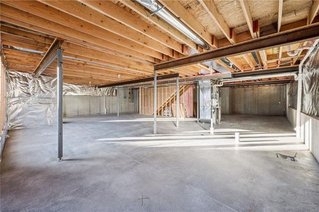 2153 Black Walnut Drive, Liberty, MO 64068