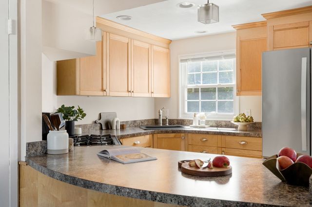 36 Roberts Drive 36, Bedford, MA 01730