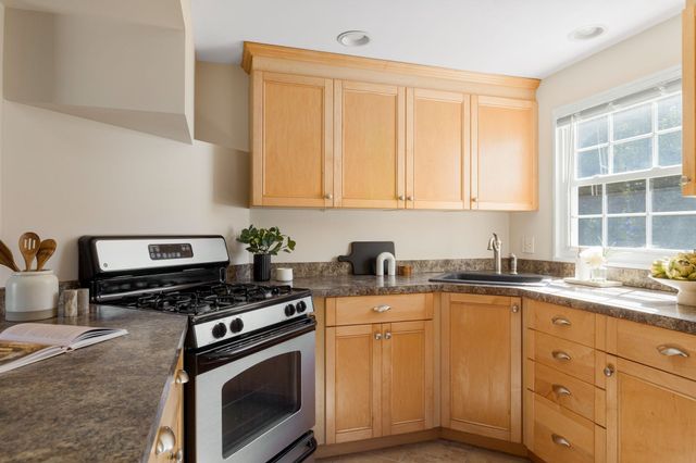 36 Roberts Drive 36, Bedford, MA 01730