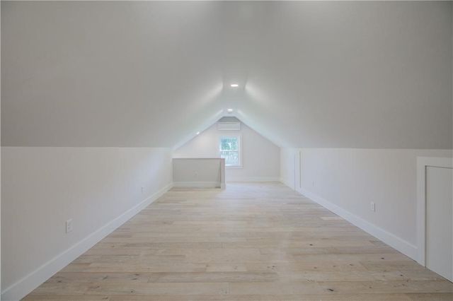 556 East Main Road Road, Middletown, RI 02842