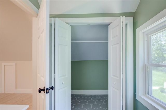 556 East Main Road Road, Middletown, RI 02842