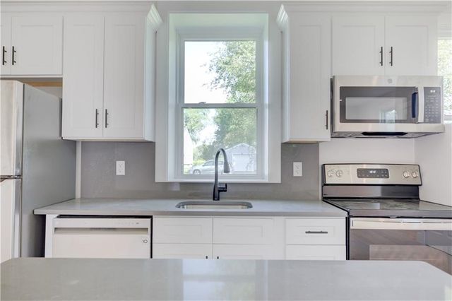 556 East Main Road Road, Middletown, RI 02842