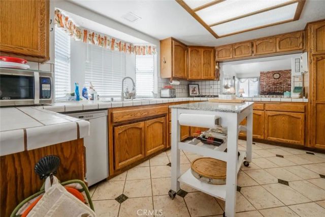 17755 Rancho Bonita Road, Victorville, CA 92395