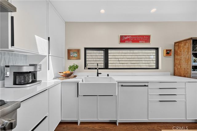 5725 E Ocean, Long Beach, CA 90803