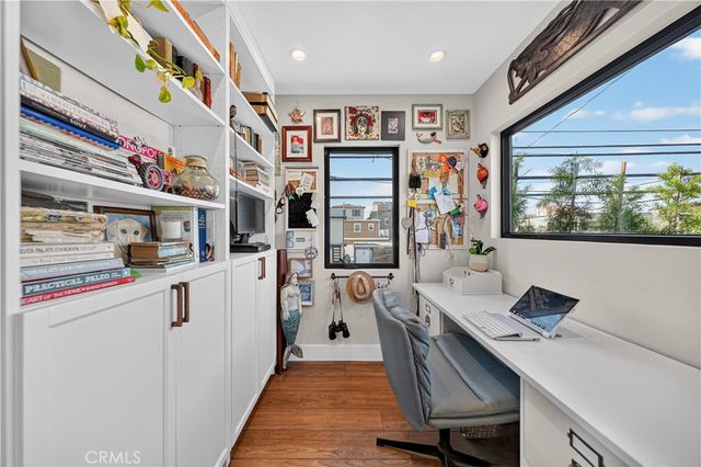 5725 E Ocean, Long Beach, CA 90803