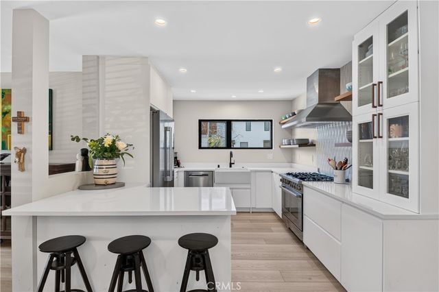 5725 E Ocean, Long Beach, CA 90803