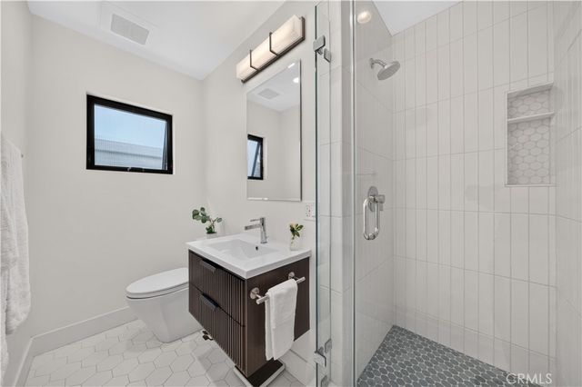 5725 E Ocean, Long Beach, CA 90803