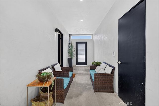 5725 E Ocean, Long Beach, CA 90803