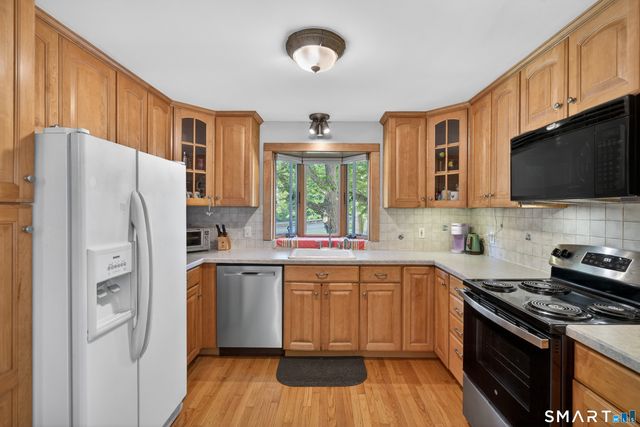 37 Dunbar Road, Milford, CT 06460