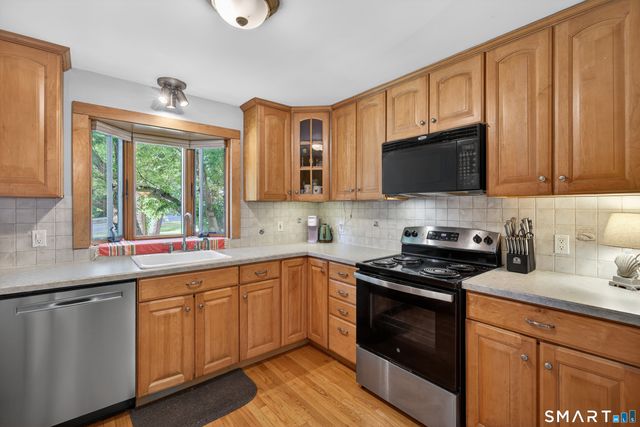 37 Dunbar Road, Milford, CT 06460