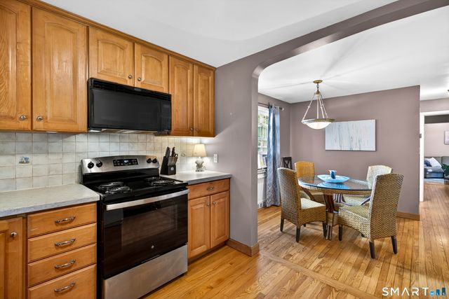 37 Dunbar Road, Milford, CT 06460