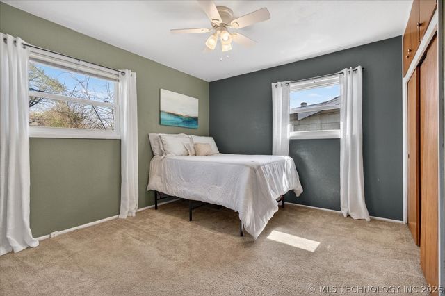 320 SE Greystone Avenue, Bartlesville, OK 74006