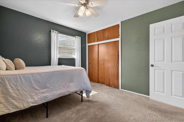 320 SE Greystone Avenue, Bartlesville, OK 74006