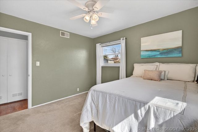 320 SE Greystone Avenue, Bartlesville, OK 74006