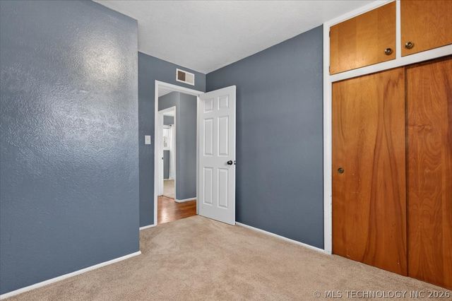 320 SE Greystone Avenue, Bartlesville, OK 74006