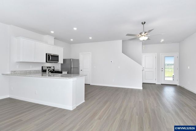 1171 Parkside Av, Woodburn, OR 97071