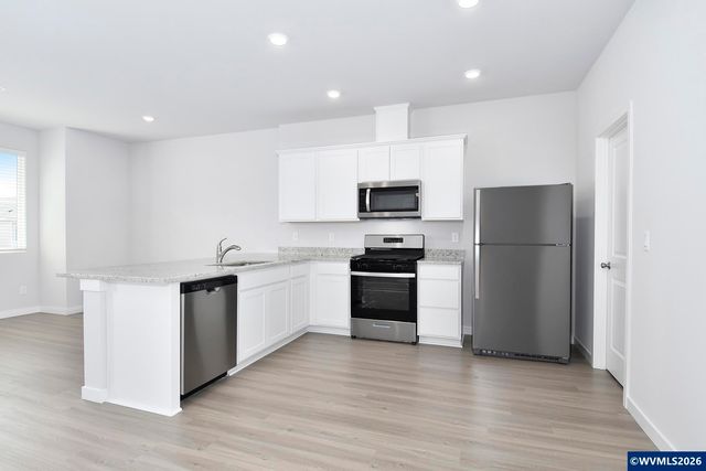 1171 Parkside Av, Woodburn, OR 97071