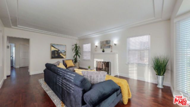 2059 W 83rd Street, Los Angeles, CA 90047