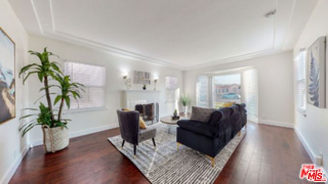 2059 W 83rd Street, Los Angeles, CA 90047