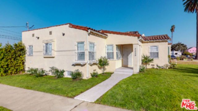 2059 W 83rd Street, Los Angeles, CA 90047