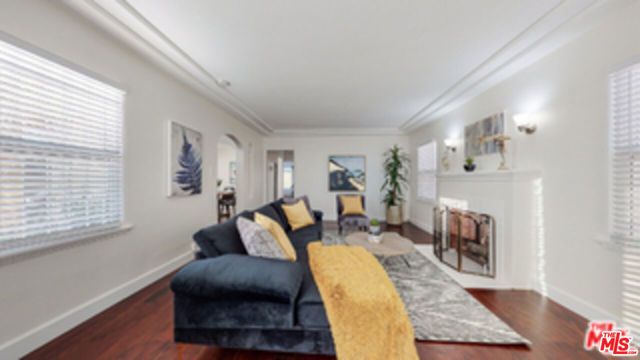 2059 W 83rd Street, Los Angeles, CA 90047