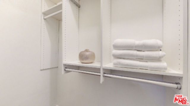 2059 W 83rd Street, Los Angeles, CA 90047