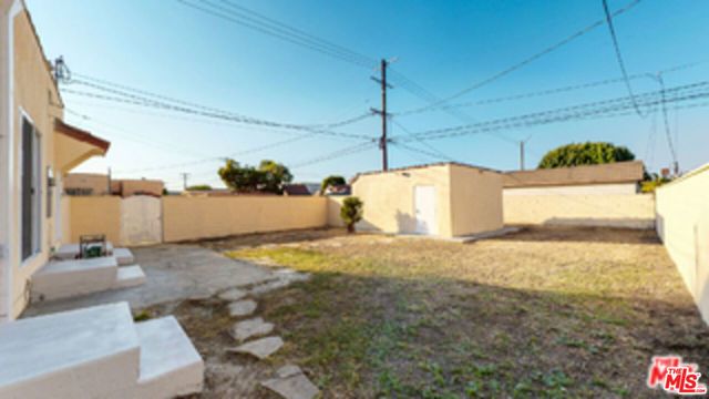 2059 W 83rd Street, Los Angeles, CA 90047