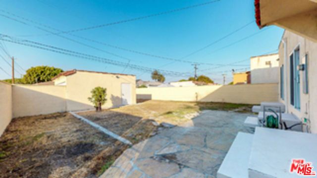 2059 W 83rd Street, Los Angeles, CA 90047