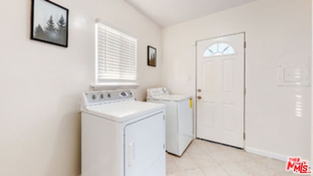 2059 W 83rd Street, Los Angeles, CA 90047