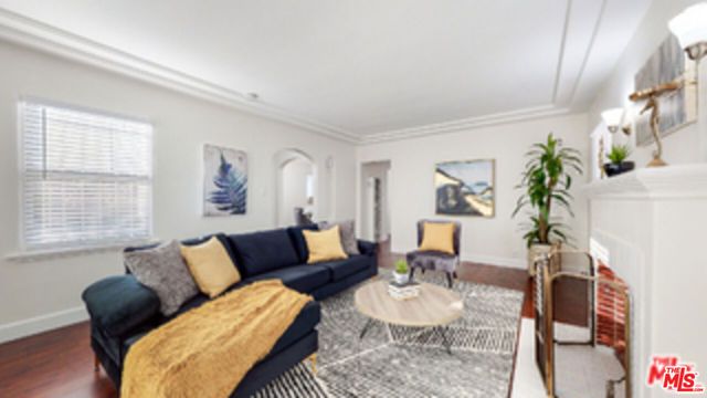 2059 W 83rd Street, Los Angeles, CA 90047