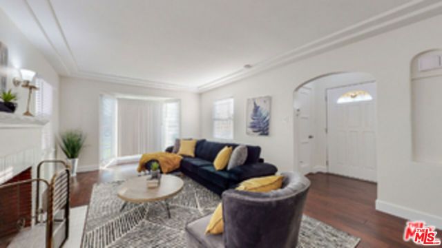 2059 W 83rd Street, Los Angeles, CA 90047