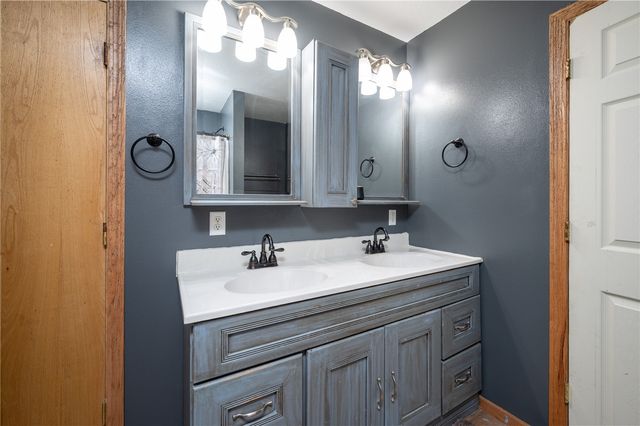 1675 9th Street NW, Cedar Rapids, IA 52405