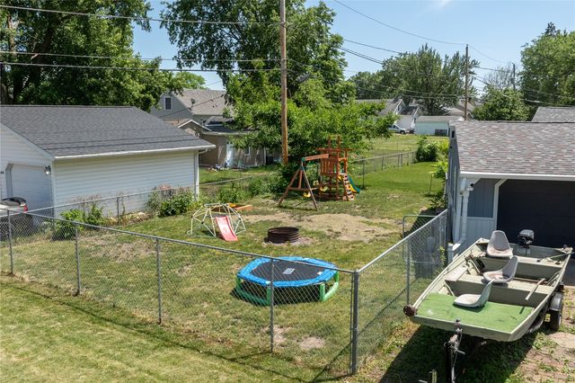 1675 9th Street NW, Cedar Rapids, IA 52405