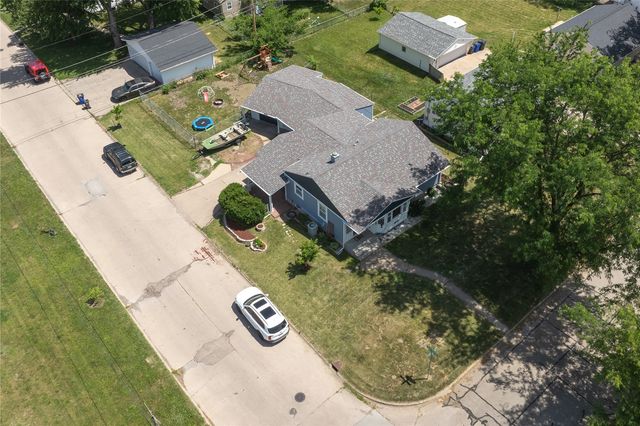 1675 9th Street NW, Cedar Rapids, IA 52405