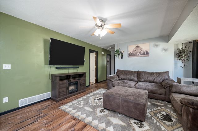 1675 9th Street NW, Cedar Rapids, IA 52405