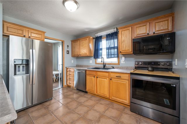 1675 9th Street NW, Cedar Rapids, IA 52405
