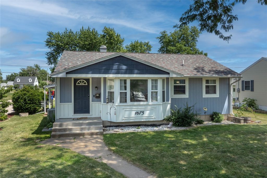 1675 9th Street NW, Cedar Rapids, IA 52405