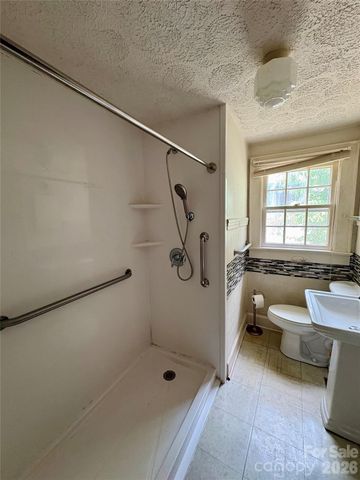 406 Circle Drive W, Shelby, NC 28150