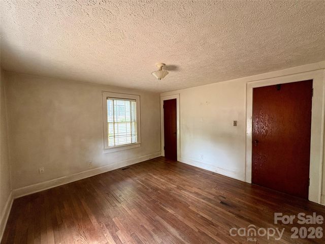 406 Circle Drive W, Shelby, NC 28150