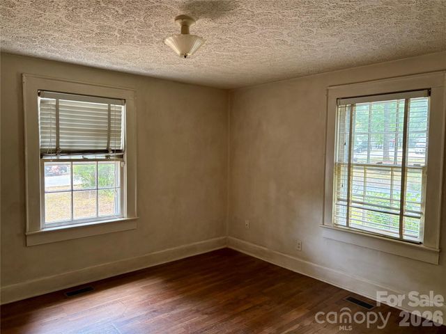 406 Circle Drive W, Shelby, NC 28150