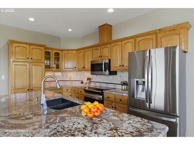 1615 7TH St, Columbia City, OR 97018